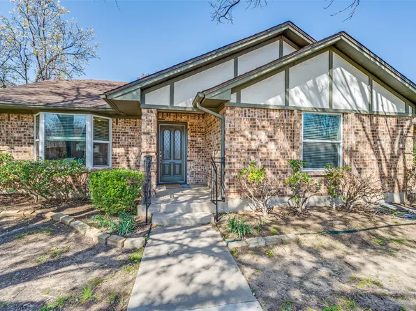 3225 Broken Arrow Rd, Denton, TX 76209