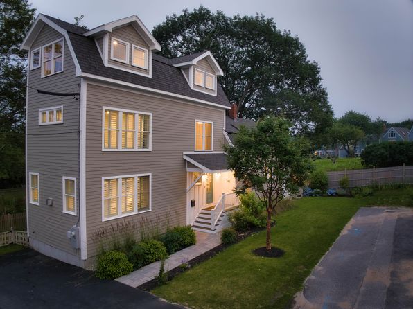 2 Myrtle Ln, South Portland, ME 04106