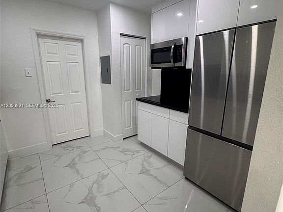 3rd image of 7400 SW 39th St #1