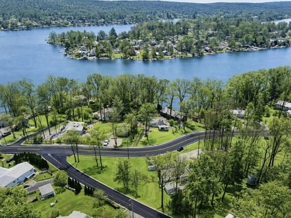 3rd image of 512 Lake Shore Dr