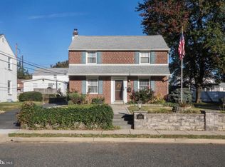1009 Lamb Rd, Secane, PA 19018
