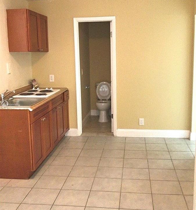 1st image of 1437 NE 56th St #4