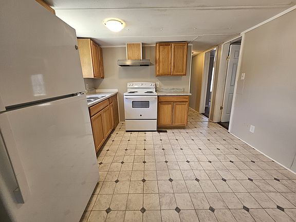 2nd image of 2400 Oaklawn Blvd Trailer 13