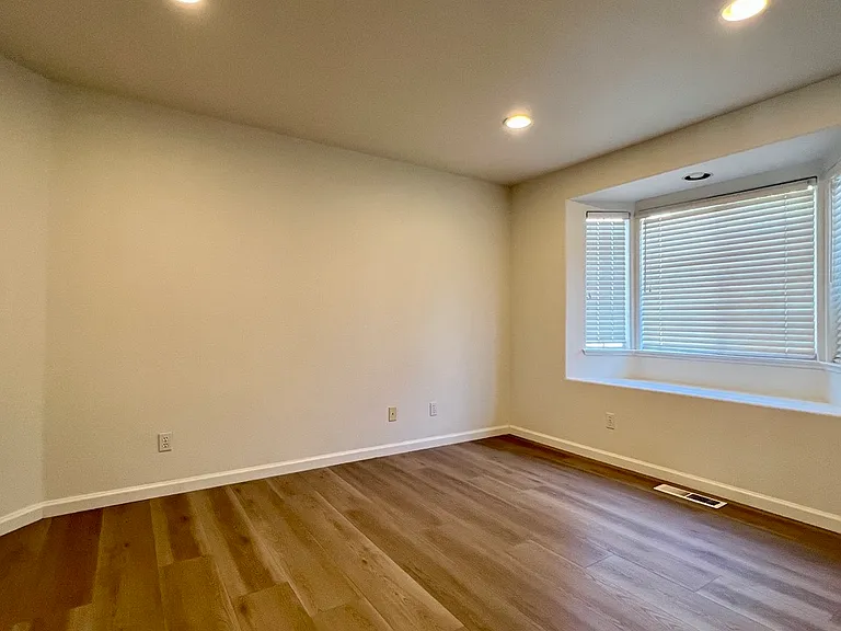 10530 Rampart Ave — Photo 11
