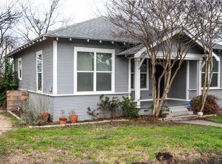 206 W 11th St, Taylor, TX 76574