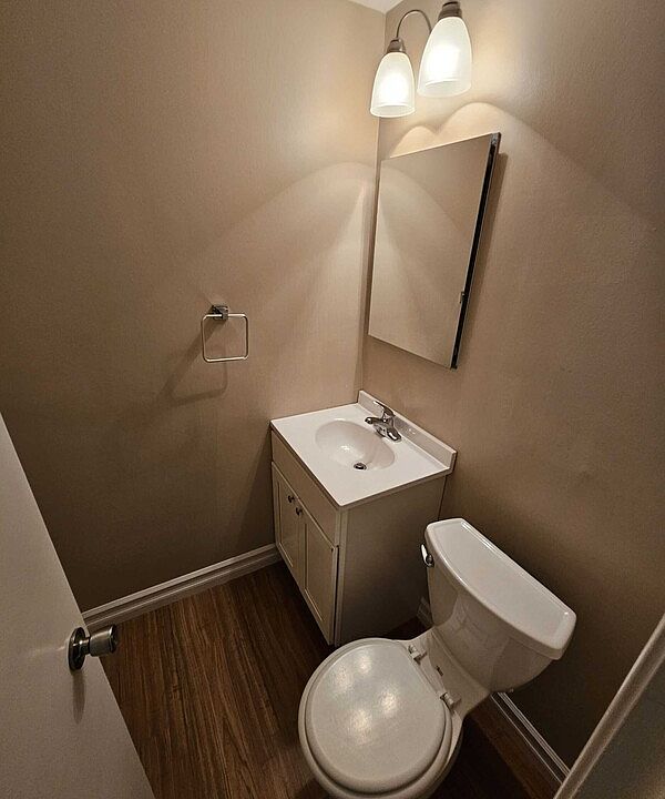 2nd image of 113 Creekside Dr