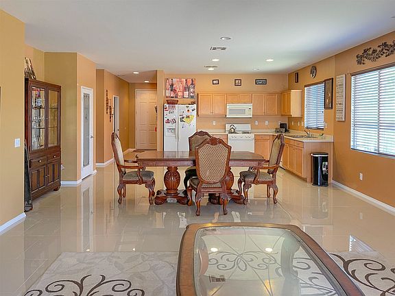 4th image of 84286 Malibu Ave