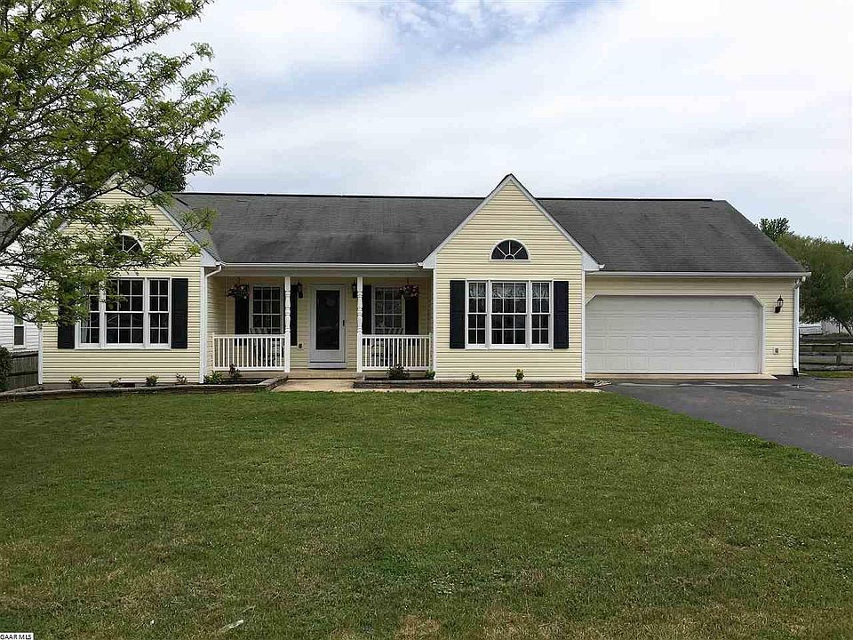 1st image of 34 Arrowhead Ln