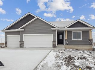 409 Meadow Ave NW, Bondurant, IA 50035