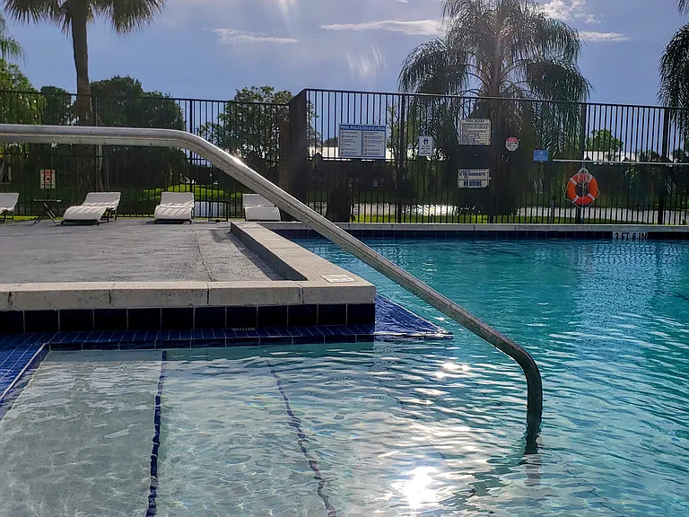Lake View Villas — Photo 30