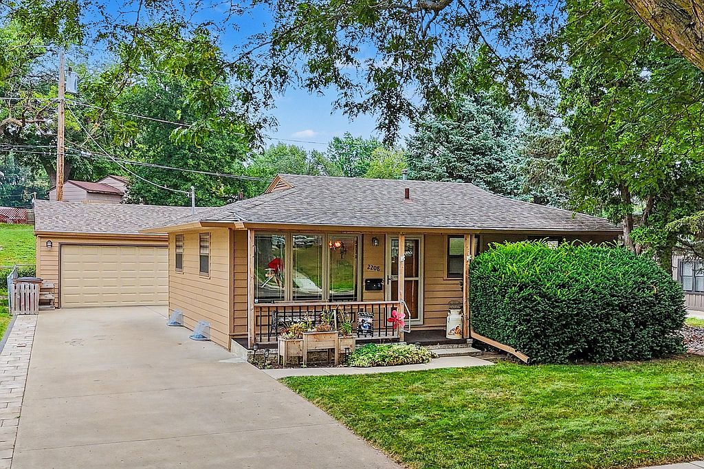 2208 S Braemar Dr - Property Image