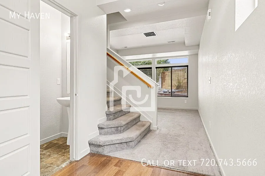 Cozy Home in the Heart of Green Valley Ranch — Photo 2