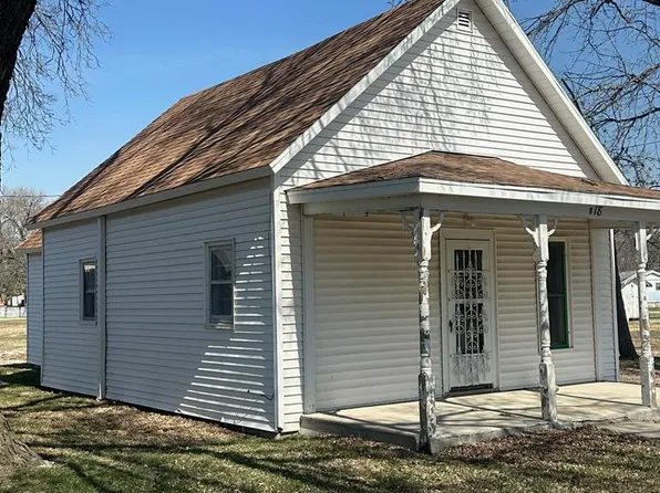 818 Pearl St, Elba, NE 68835