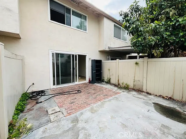 2 bed, 824 sqft, $2,750 — Photo 3