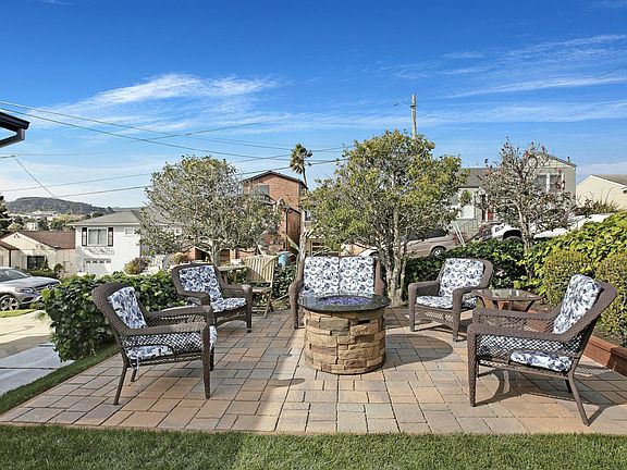 2nd image of 544 Acacia Ave