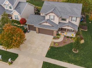 5006 Longfield Rd, Bloomington, IL 61705