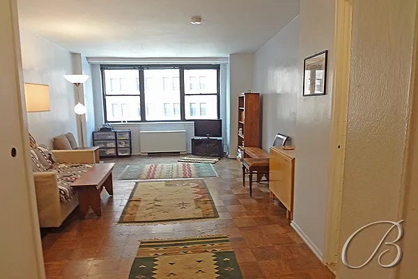 Sold by Bellmarc Realty | media 8