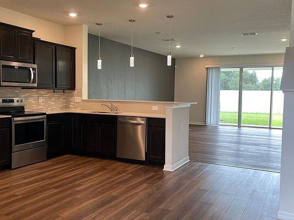 4th image of 3920 Grassland Dr
