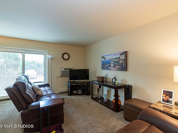 3rd image of 7231 Wolf Rd #103