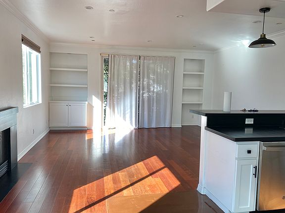 5th image of 1153 N Formosa Ave APT 104