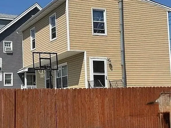 36 Abbey Court image 2 of 18