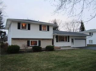 39 Debby Ln, Rochester, NY 14606
