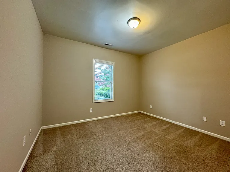 267 Boswell St — Photo 18