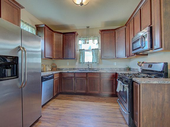 3rd image of 3908 E Hammond Ave
