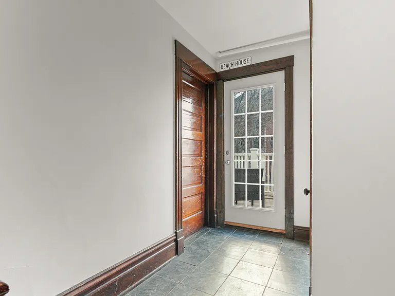 1121 Leonard Pl #3 — Photo 1