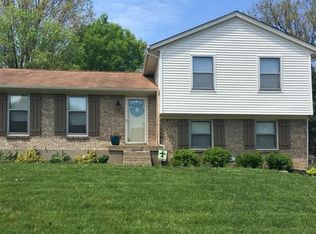 12107 Hillside Dr, Goshen, KY 40026