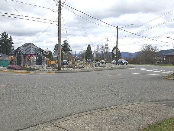 2nd image of 381 E Mason Ave
