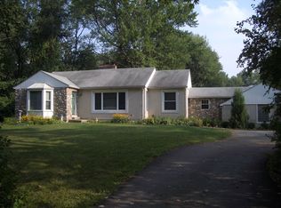 19745 Beverly Rd, Beverly Hills, MI 48025