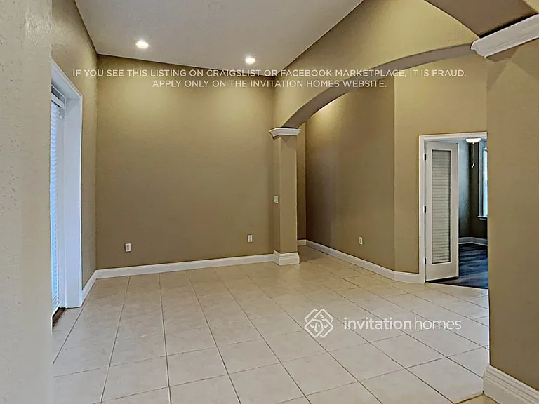 1075 Reflections Lake Loop — Photo 4