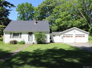 7 Davis St, Putnam, CT 06260