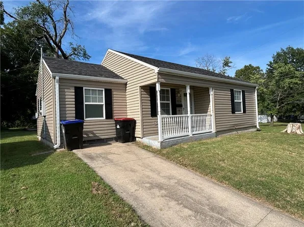 323 Hamilton St, Warrensburg, MO 64093