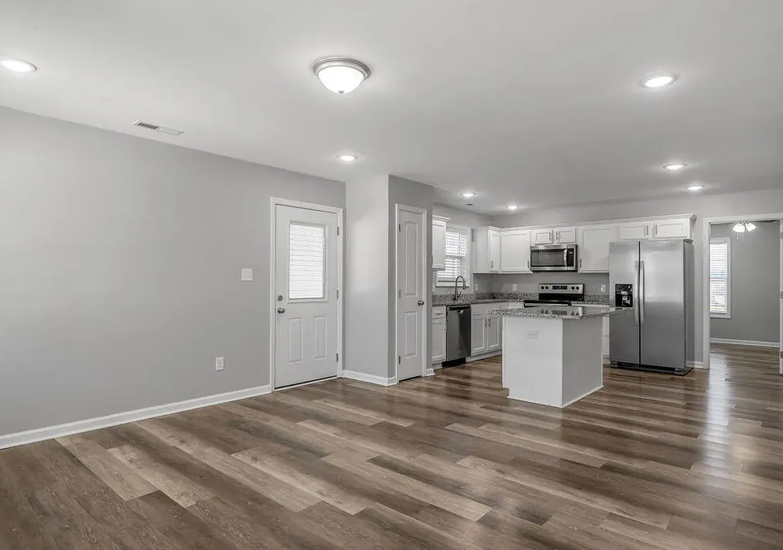 Spacious 3-Bed Home Coming Soon Minutes from I-75 & Shopping! — Photo 1