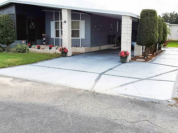 3rd image of 39 Greenview Dr