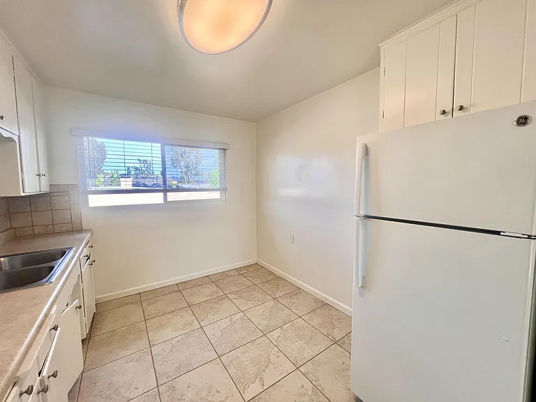 Eat-in Kitchen