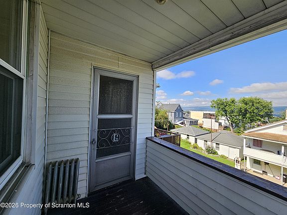 2nd image of 132 Smith St APT 2