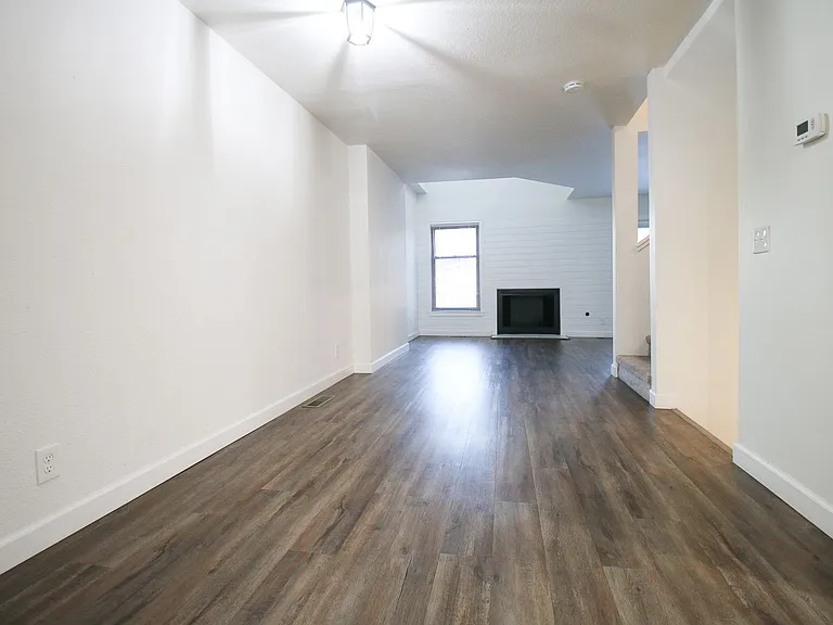 1225 S Lawton Ave — Photo 7