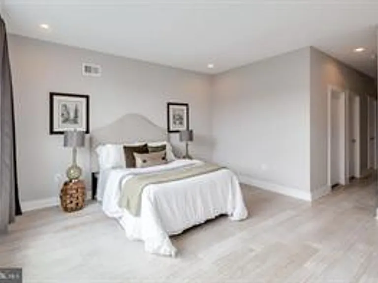920 N 5th St — Photo 11