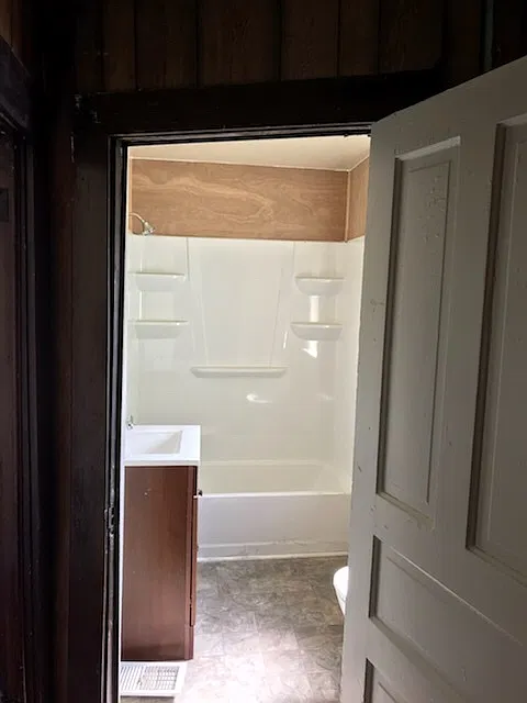 3 bedrooms — Photo 3