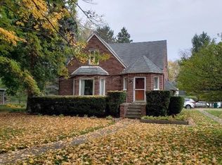 302 N Clubview Dr, Ypsilanti, MI 48197