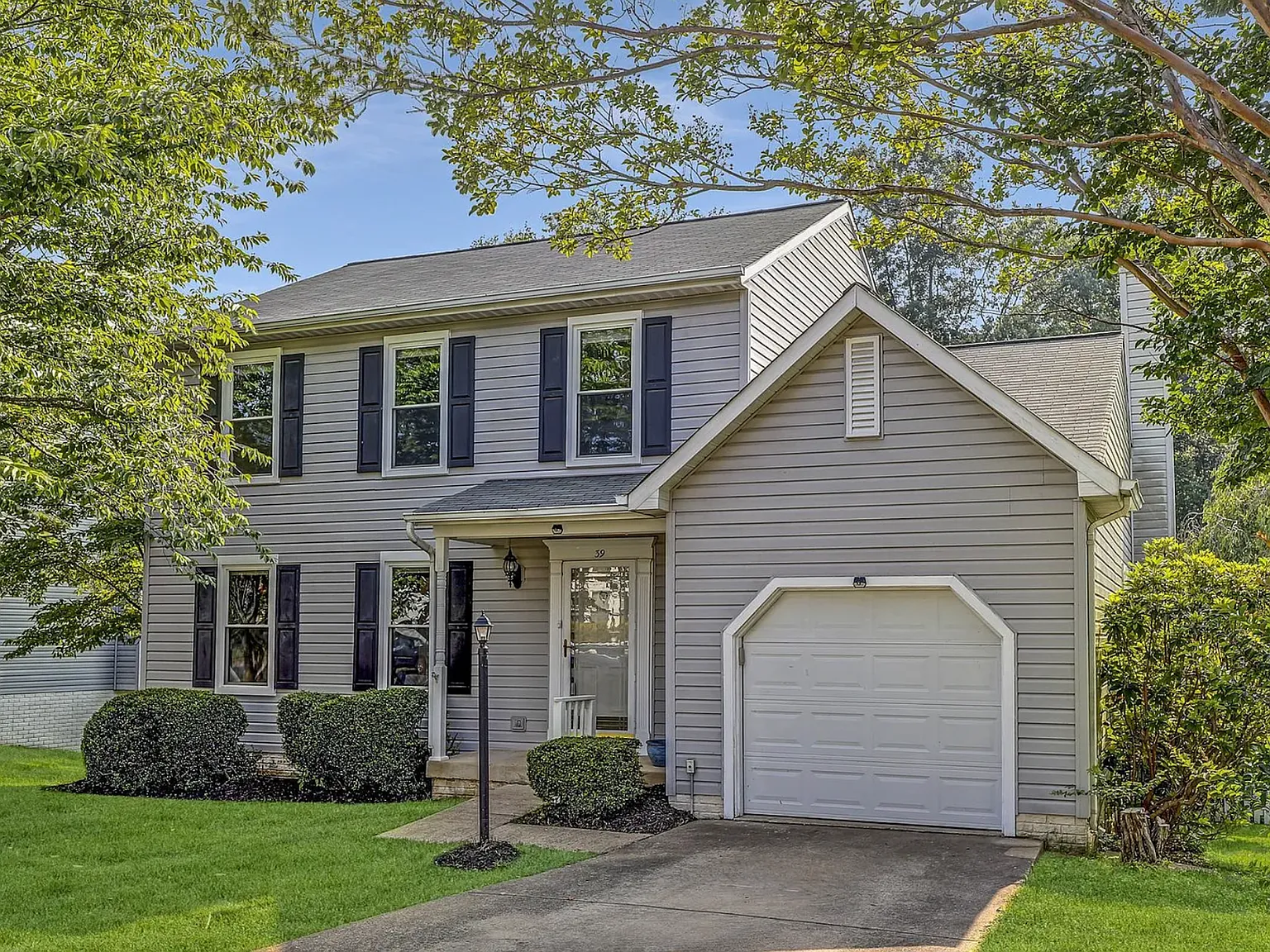 4 bed, 3.5 bath, 2378 sqft, $3,300 — Photo 3