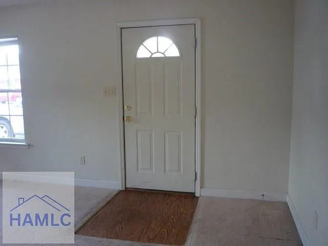 2 bed, 2.0 bath, 858 sqft, $995 — Photo 2