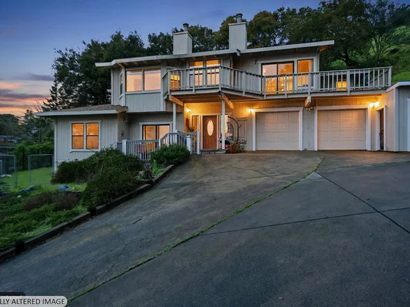 936 Valley View Drive, Healdsburg, CA 95448