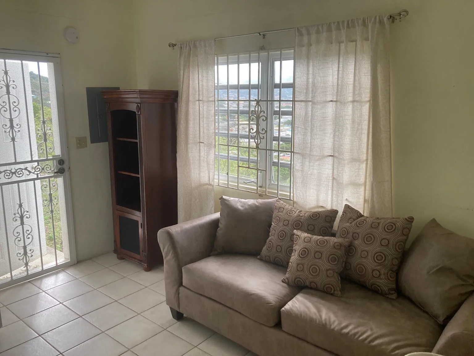 1 bed, 750 sqft, $1,200 — Photo 2