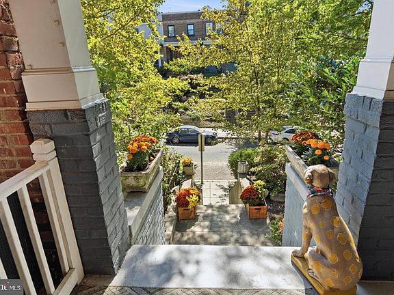 3rd image of 735 Fairmont St NW