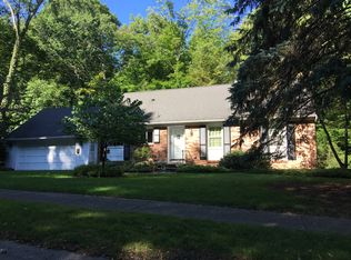 5 Shadowlawn Ct, Rochester, NY 14617