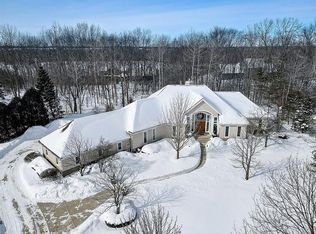 12105 N Ridgeway Ave, Mequon, WI 53097